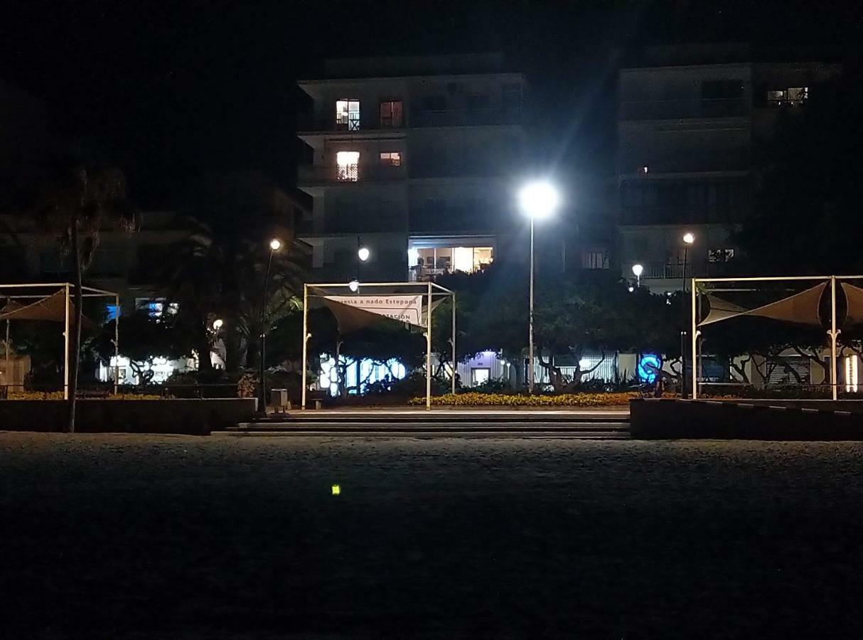 First Line Beach Sea View เอสเตโปนา ภายนอก รูปภาพ